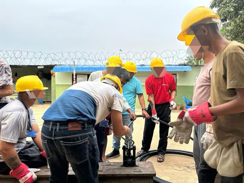 Plumbing training to former drug users
